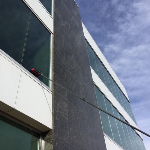 For this commercial window cleaning we made use of