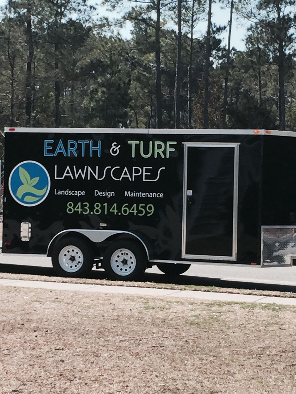 Earth & Turf Lawnscapes