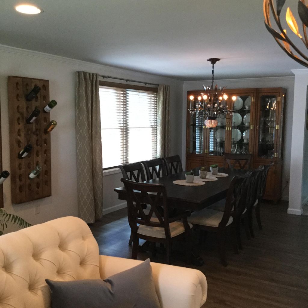 Eclectic dining room