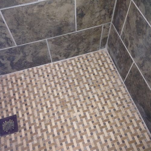 Shower Floor in Ribbon & Lace Tile w/ contrasting 