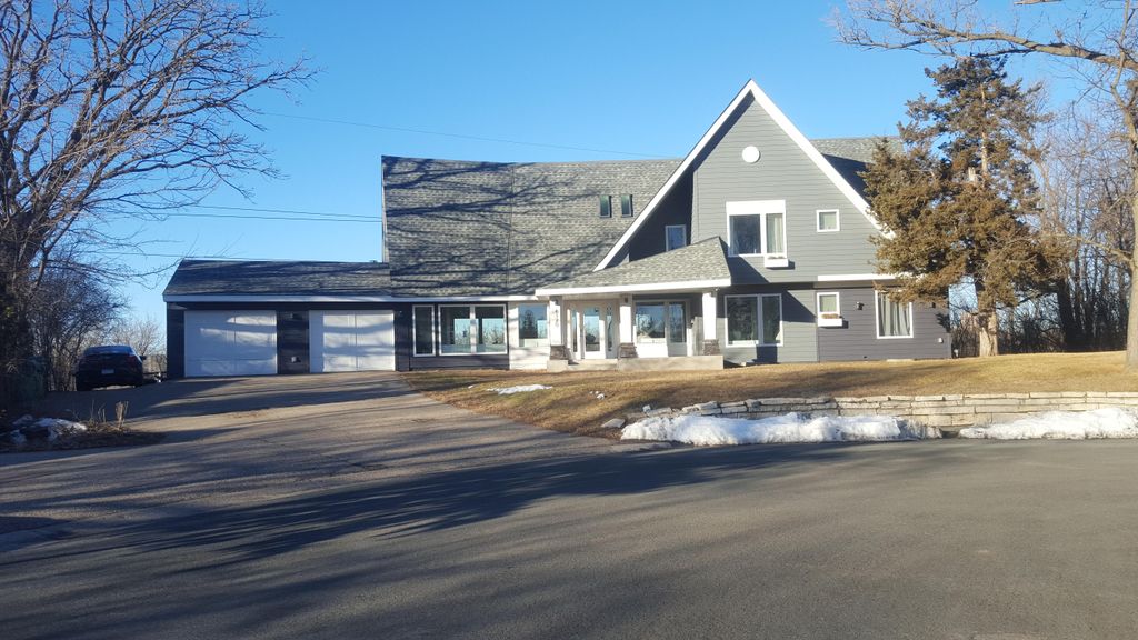 Finished picture of the Golden Valley house !