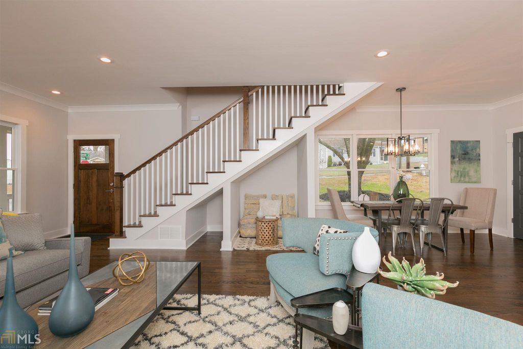 121 Doran Avenue Interior