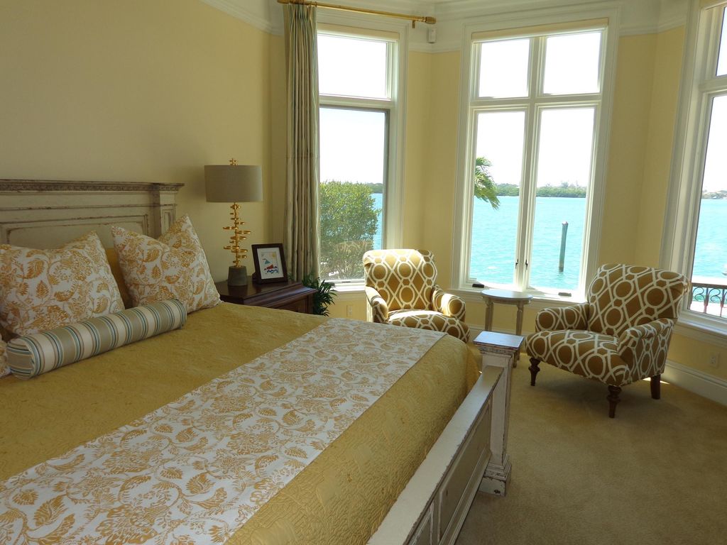 Custom bedding meets Ready-Made for a more managea