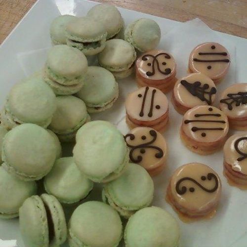 Macaroons and petit fours