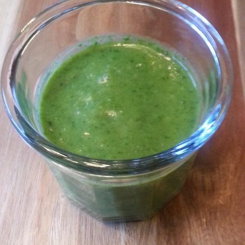 Green Smoothie with Avocado and Spinach