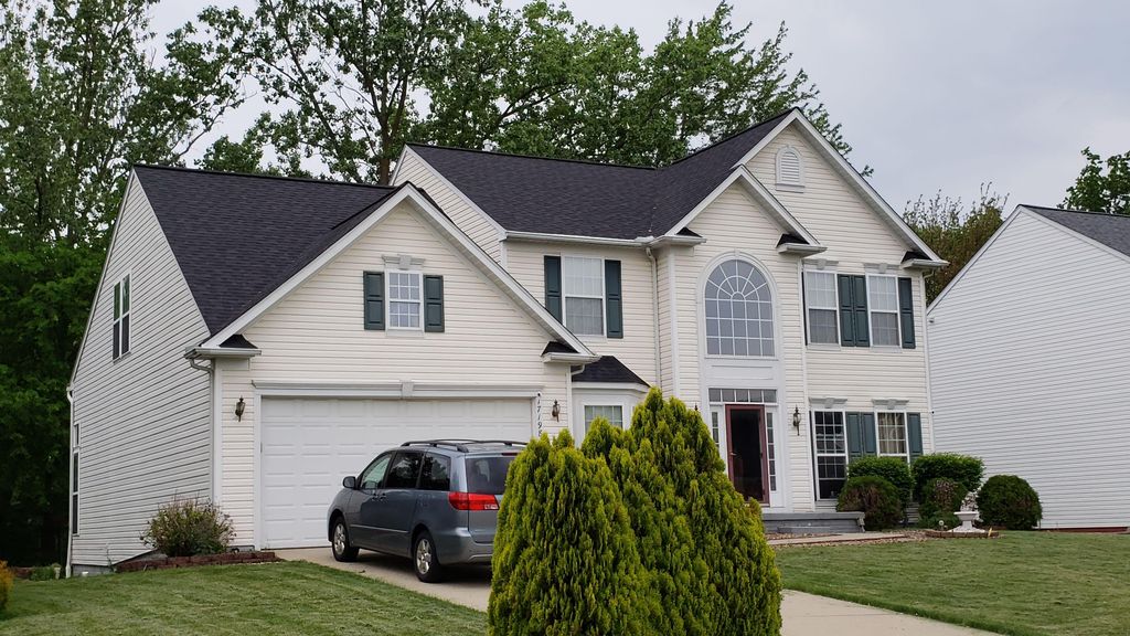 Owens Corning Duration shingles in Onyx Black