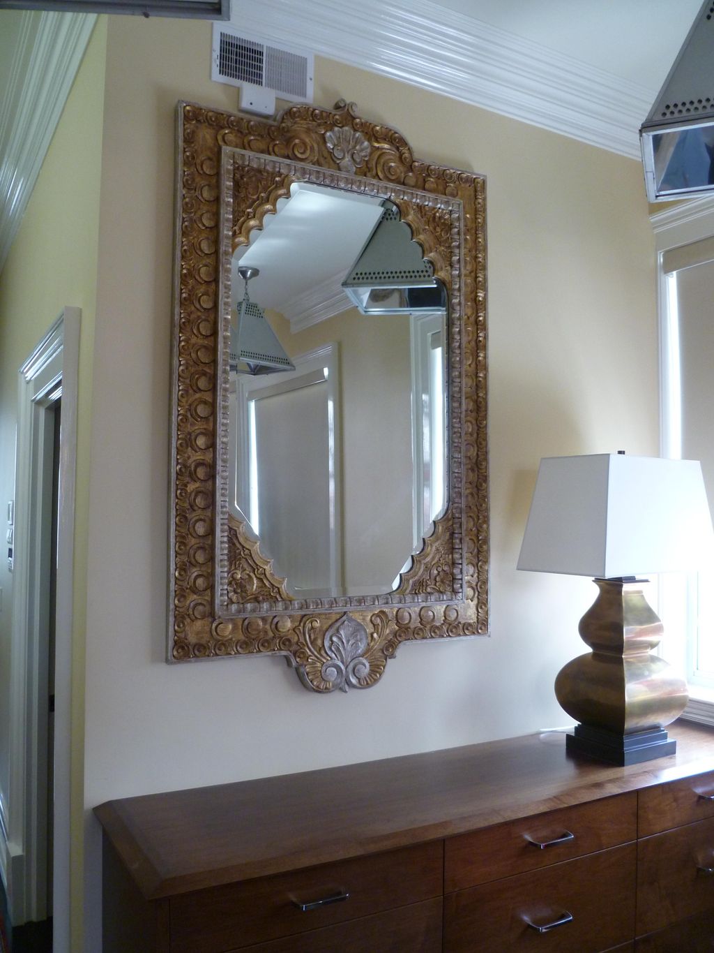 Mirrors hanging. This one is 6 by 4 ft and heavy..