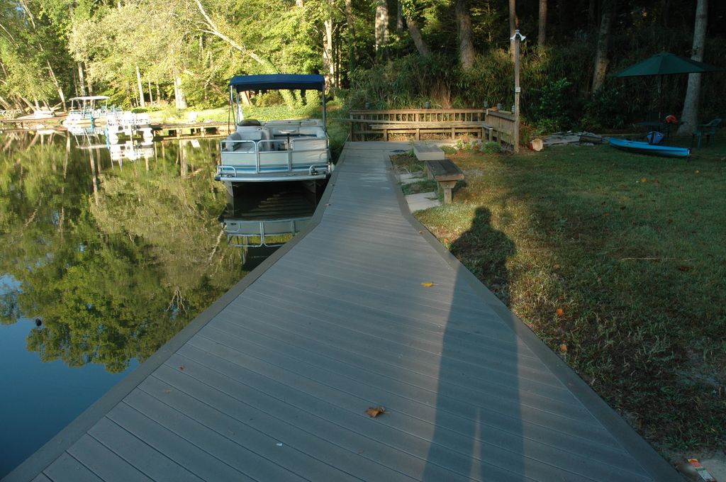A beautiful new dock in Lake Barcroft
