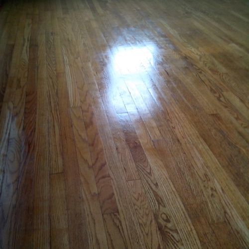 The after of a Hard wood flooring reconditioning