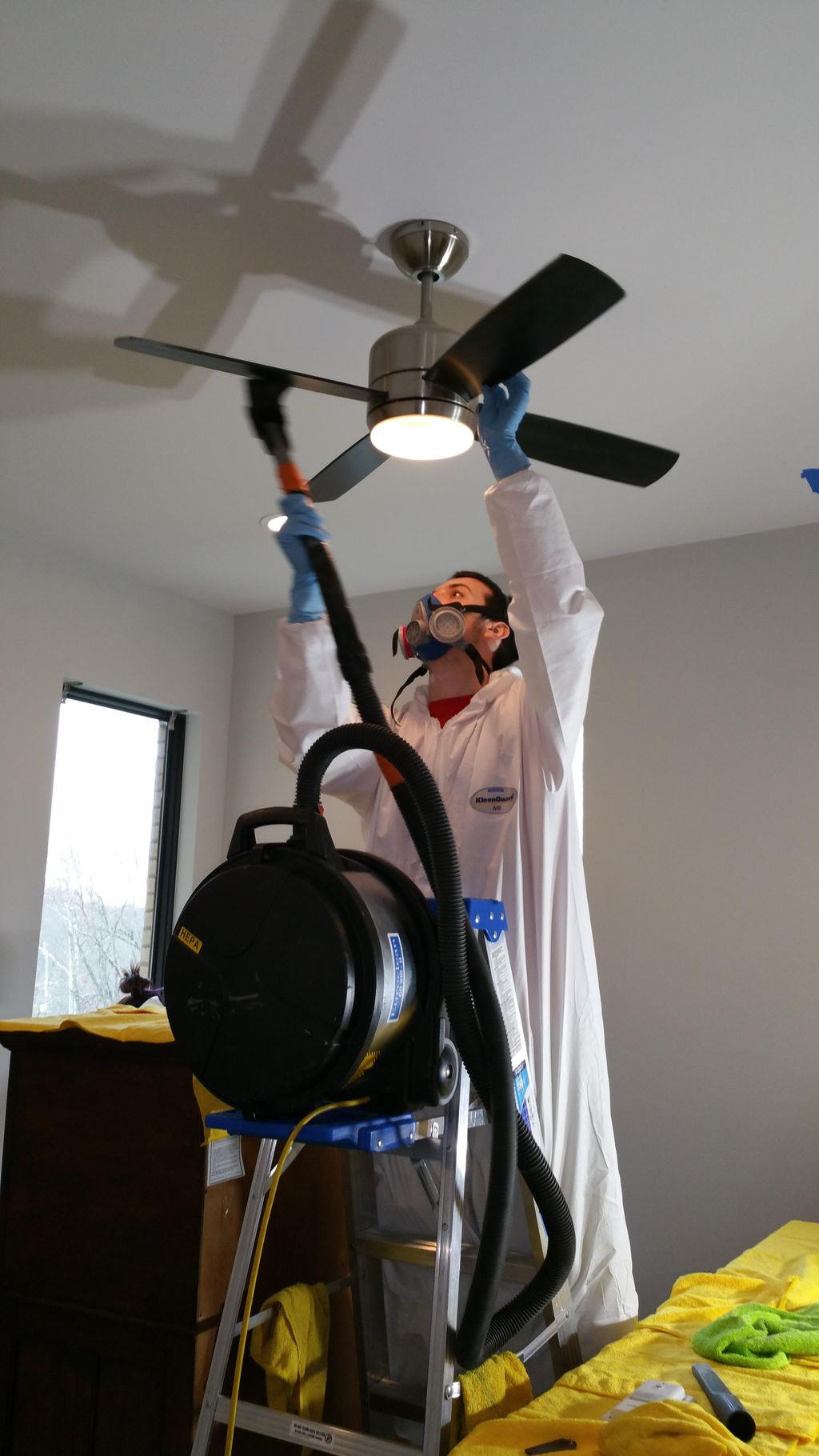 Remediation Technician Healthcare Vacuuming 