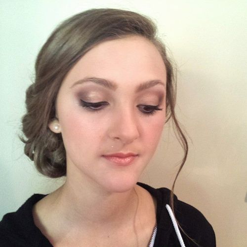 Gold Shimmer Prom Look
