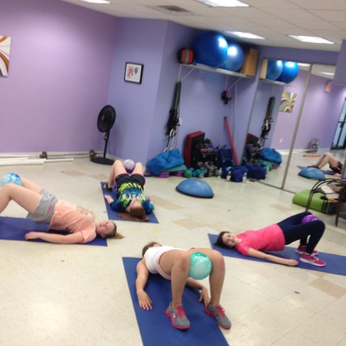 "Teen Fusion"-Body sculpting class.
Ages 12-14.
