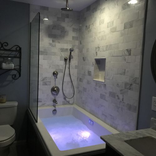 Dimable LED lighting used over whirlpool tub to se