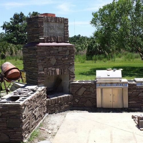 Build - Outdoor Kitchen - Fireplace & Grill - Stac