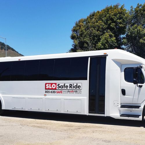 42 Passenger Luxury Coach Bus