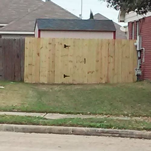 Replace Fence Door. Katy TX.
