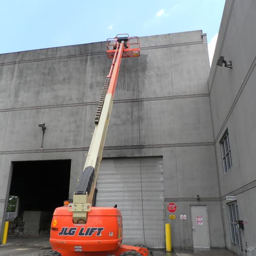 Commercial Pressure Washing With Lift.