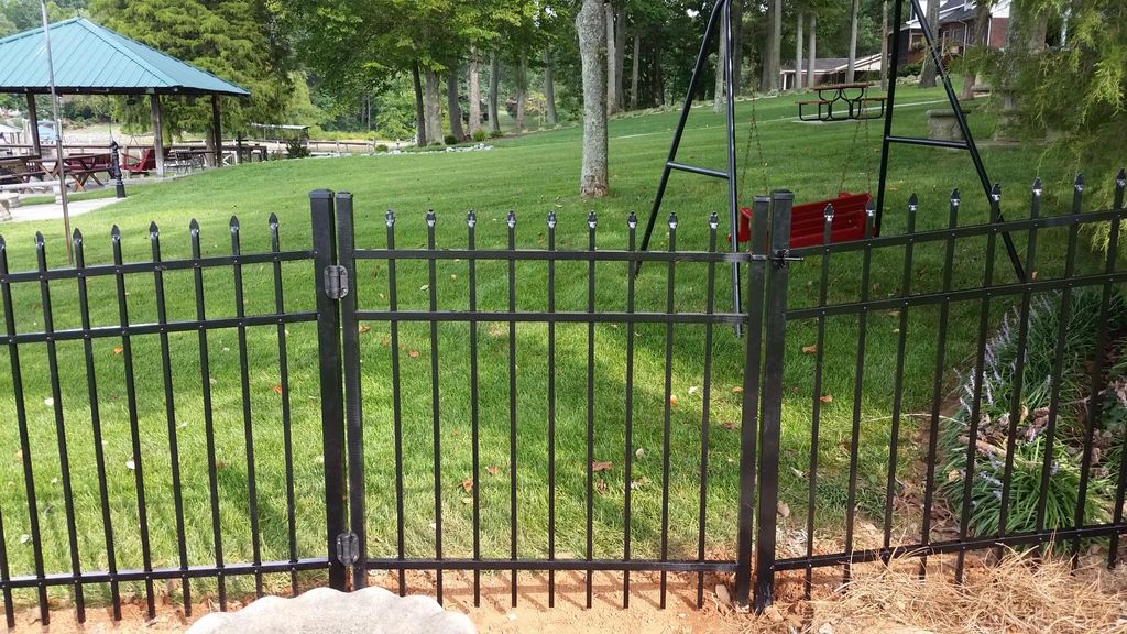4 foot aluminum with 4 foot walk gate self closing