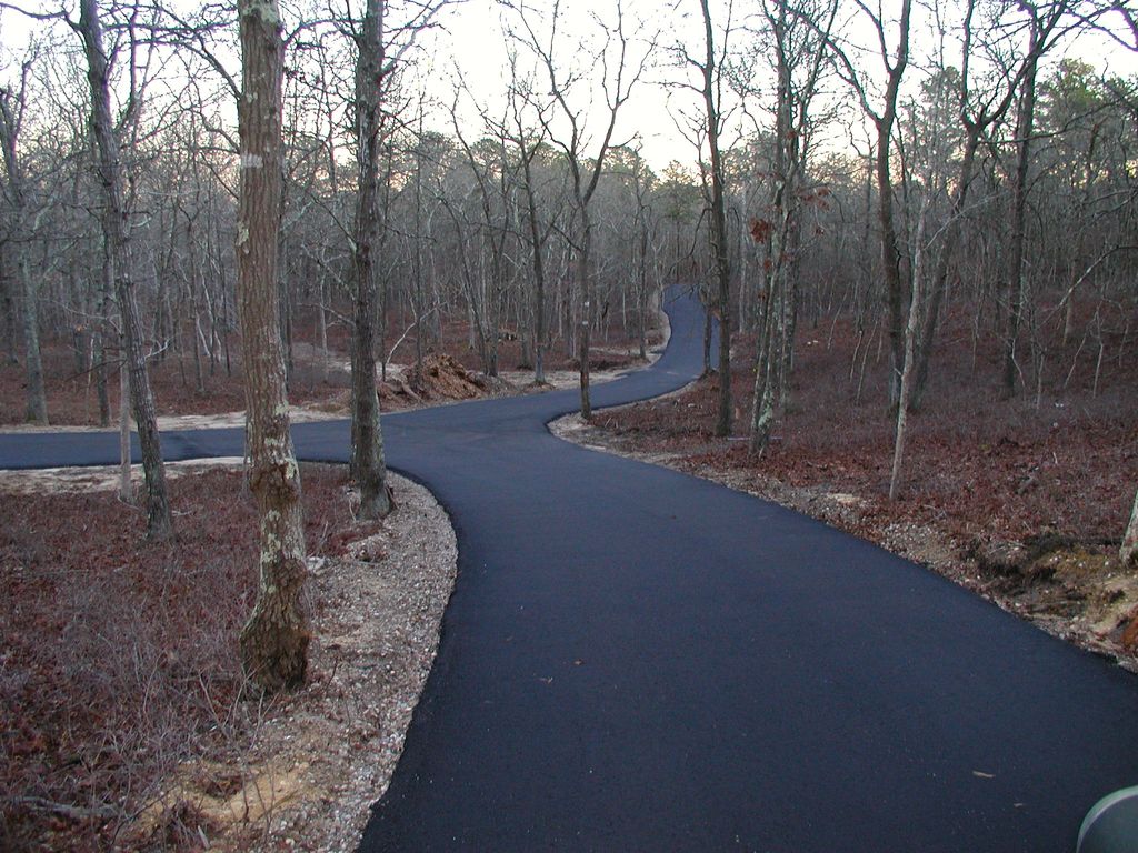 Asphalt common drive