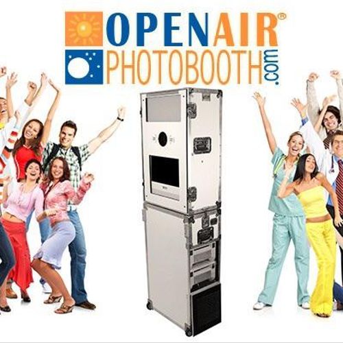 We offer an Open-Air photobooth concept for  clien