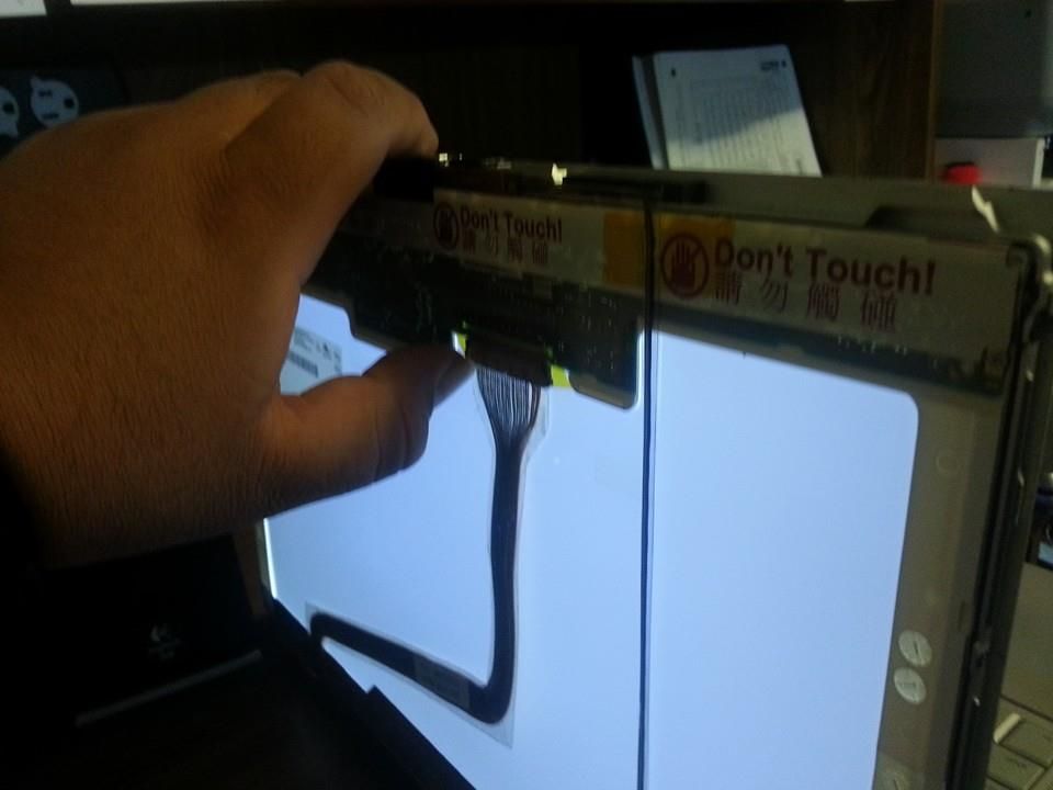 MacBook Pro Laptop Monitor Data Cable Repair