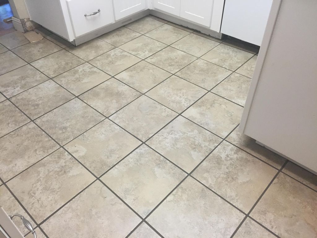 Roberts kitchen tile