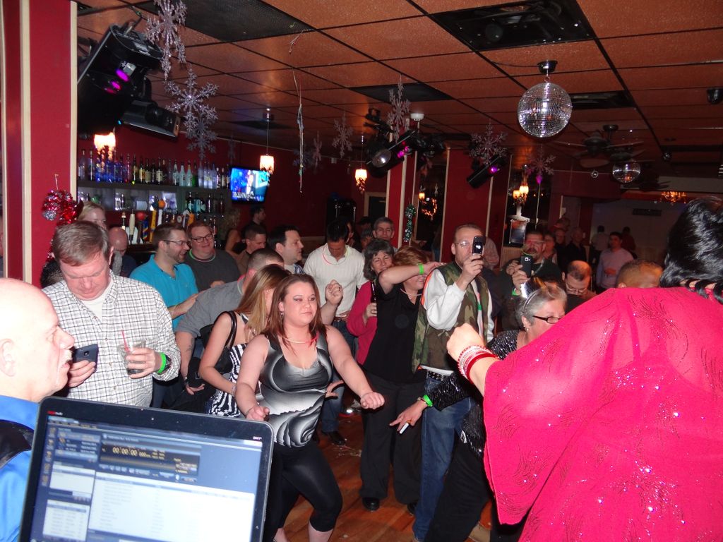 DJ'ing New Years Eve at a club with Martha Wash pe