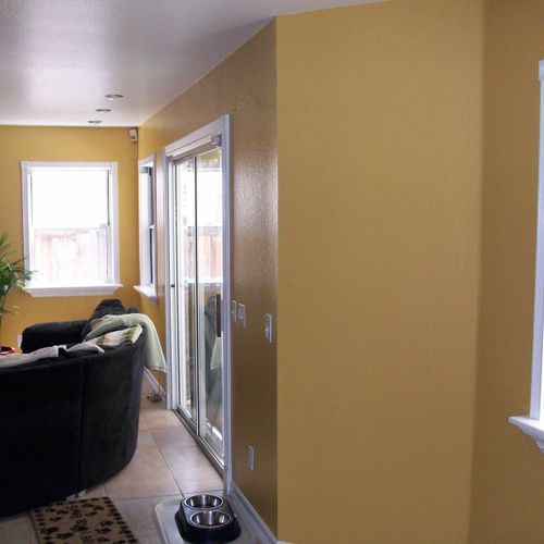 Contrast of yellow walls and ceiling, ultra pure w