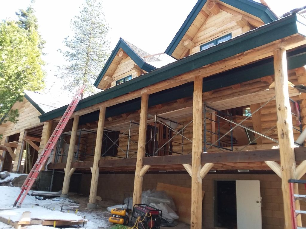 Shaver cabin ( custom ) all logs cut with chainsaw