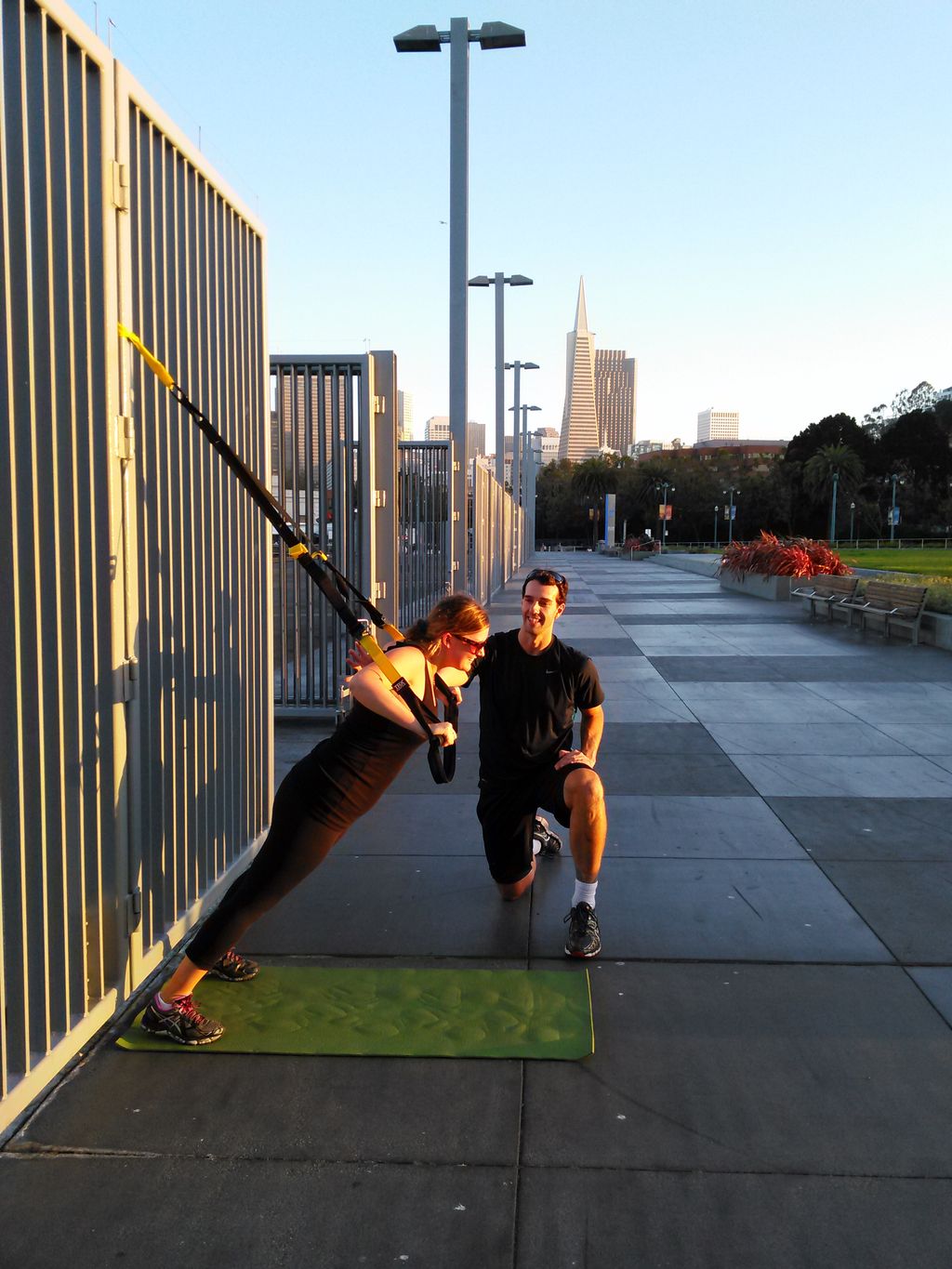 Full body training using the TRX  body weight susp