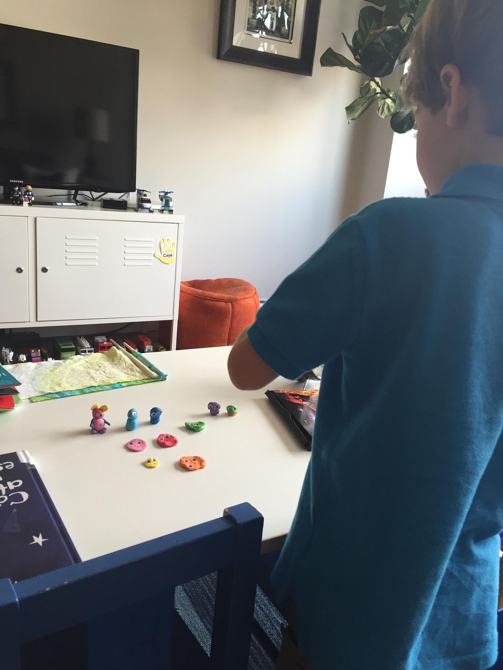 Kids' Spanish though music and games