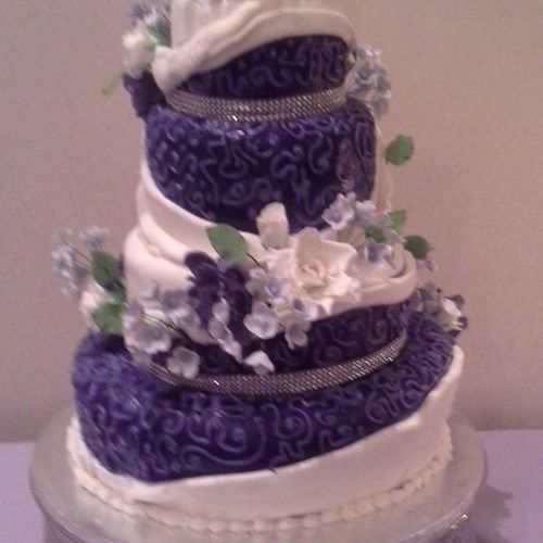 4 Tier Split Color Wedding Cake with Drapes, Rhine
