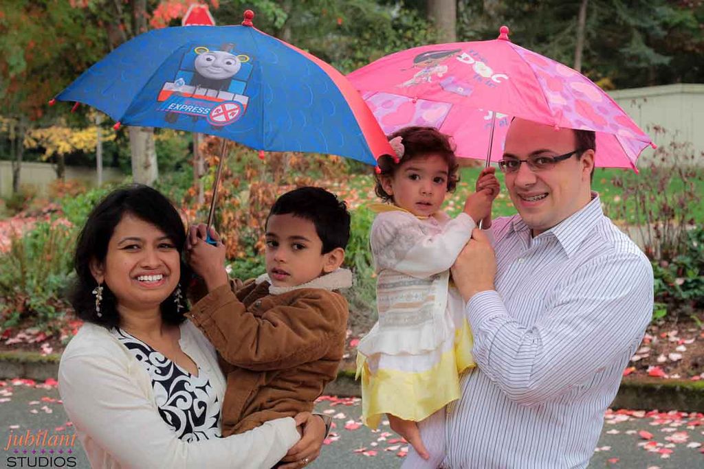Family Shoot - In the drizzly northwest weather...
