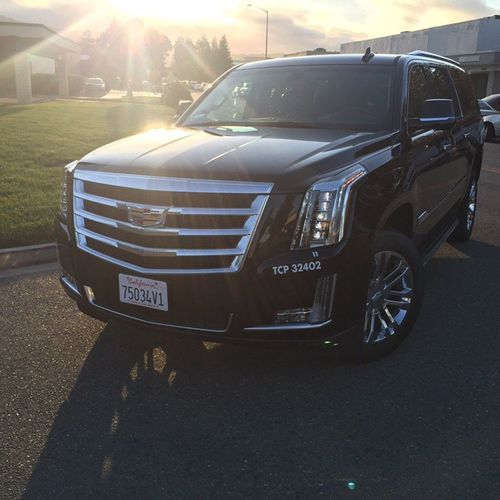 SUV Cadillac Escalade Perfect for your wine tours 