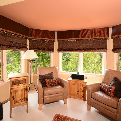 Master Bedroom Sitting Area - Valences and Roman S