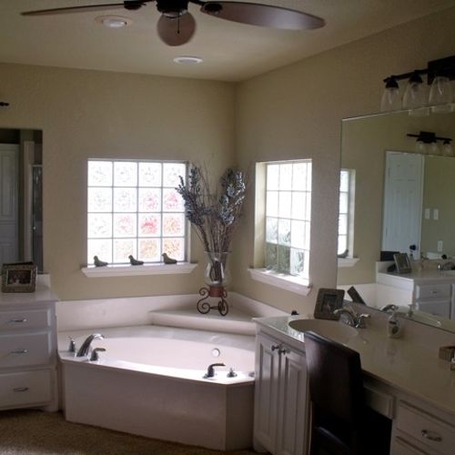 Greenwood The old Master Bath, nice, but dated, an
