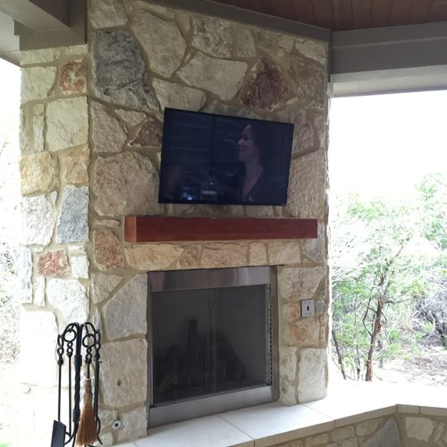 Patio TV Mount w/concealed cable box