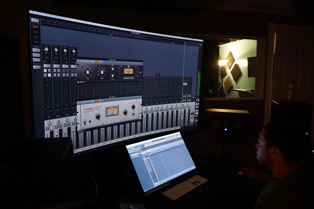 An engineer's dream. 78" Curve LED for your Consol