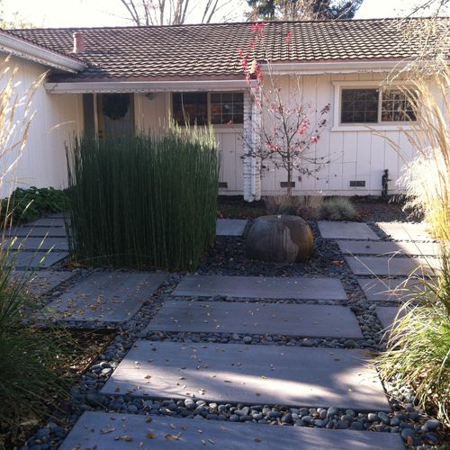 Modern-Zen Front Garden
