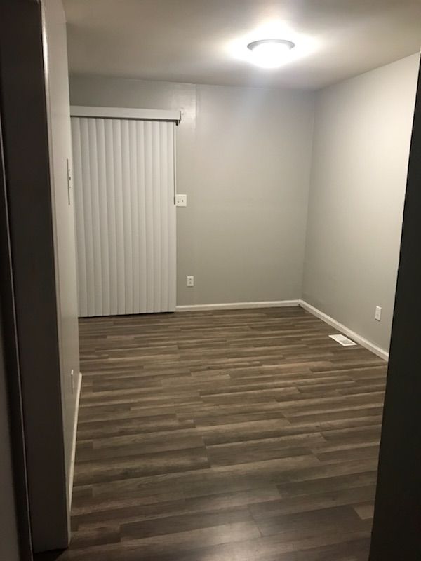 New Wood laminate flooring