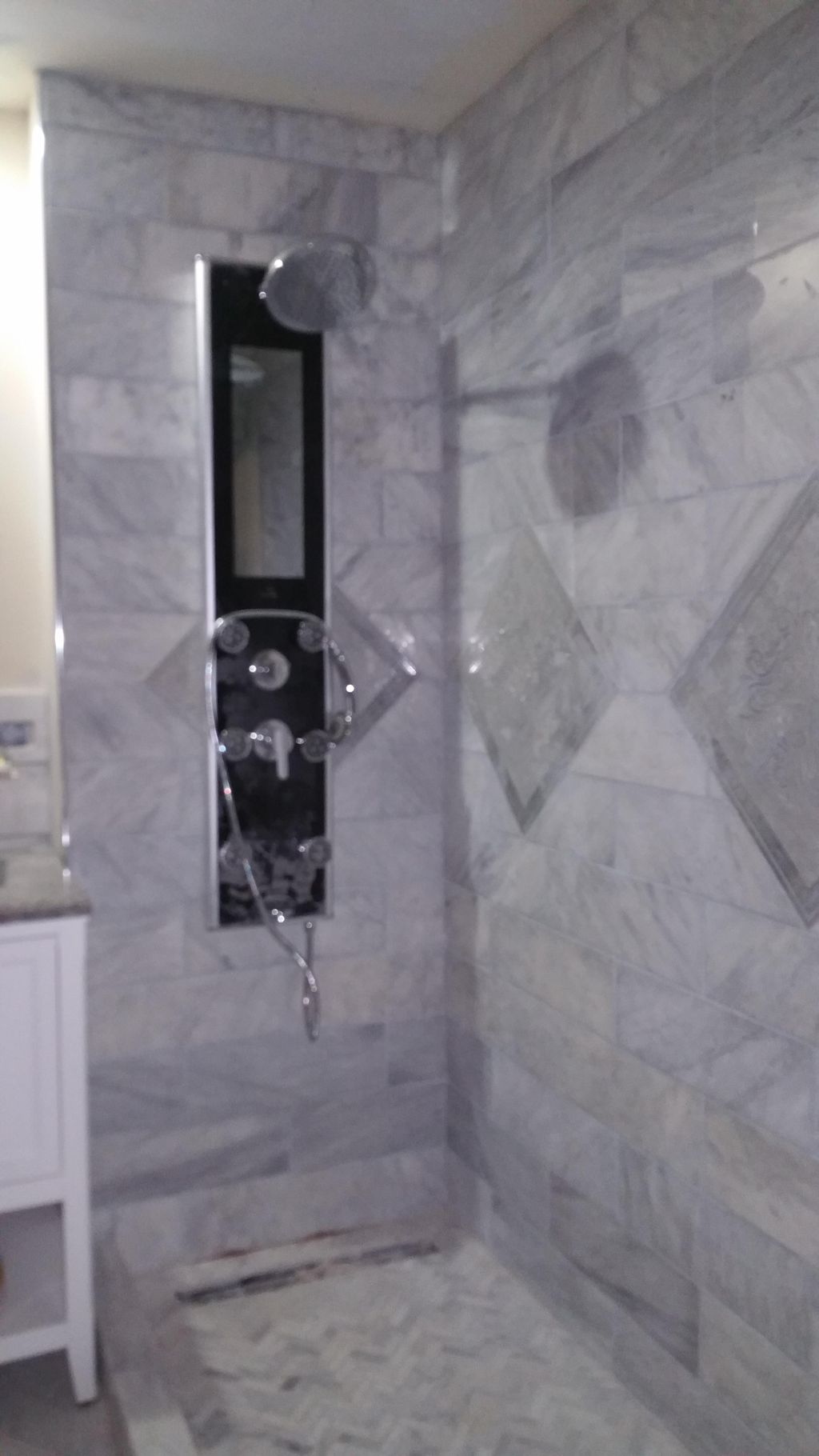 SHOWER 