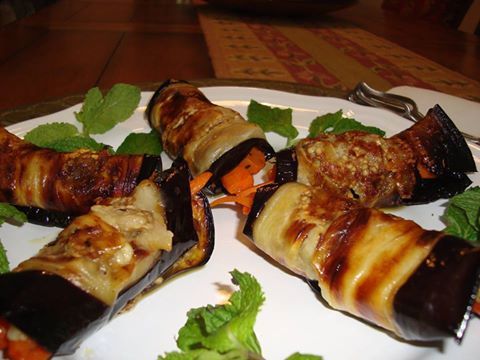 Eggplants rolls stuffed with roasted carrots