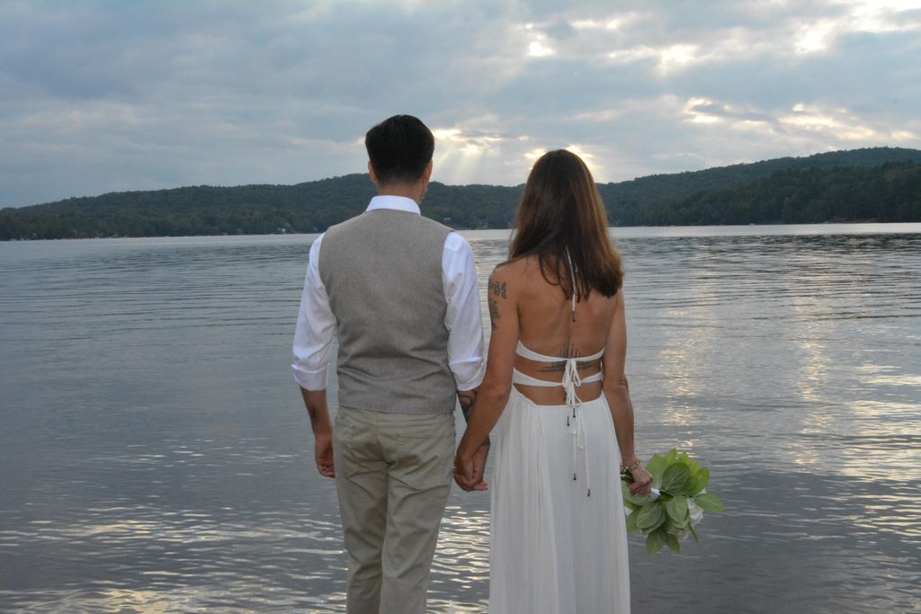 Lovely lakeside Wedding