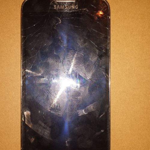 Cracked Galaxy S4