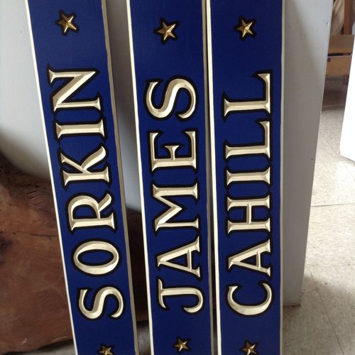 HOUSE NAME SIGNS OR 
QUARTERBOARDS