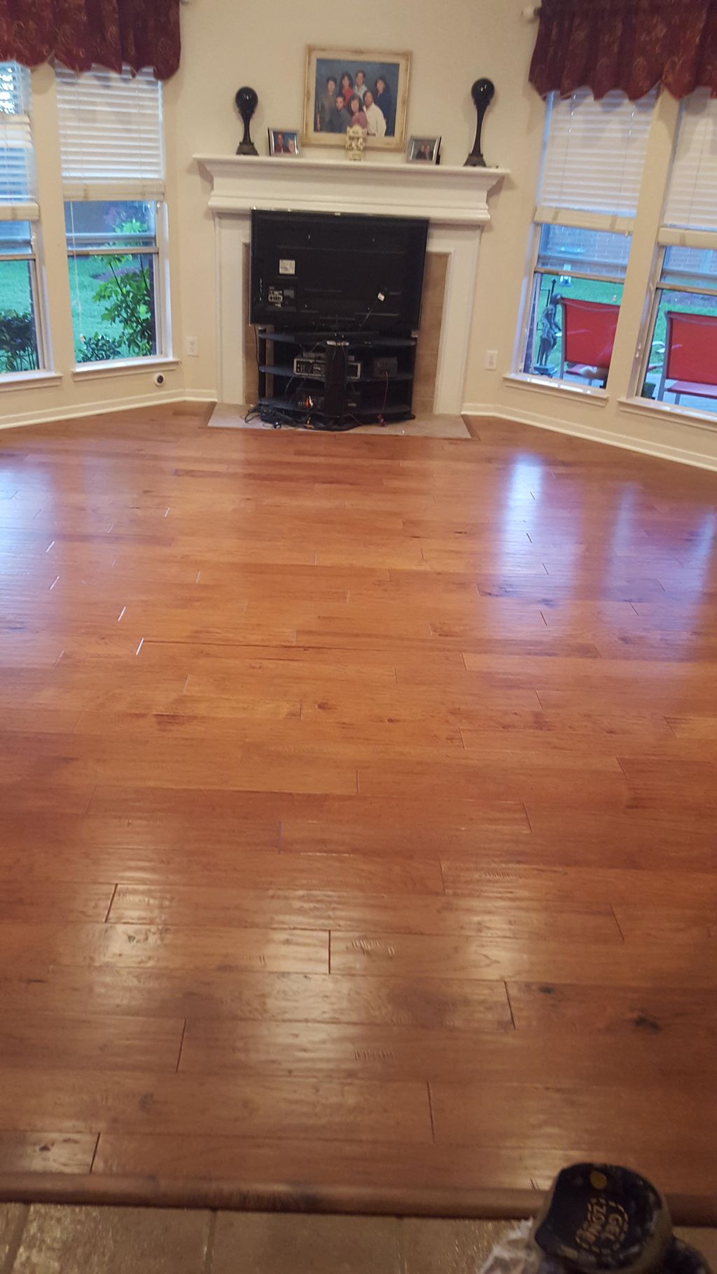 another hardwood living room