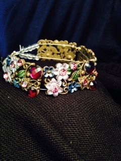 Crown Jewels Bracelet
$17