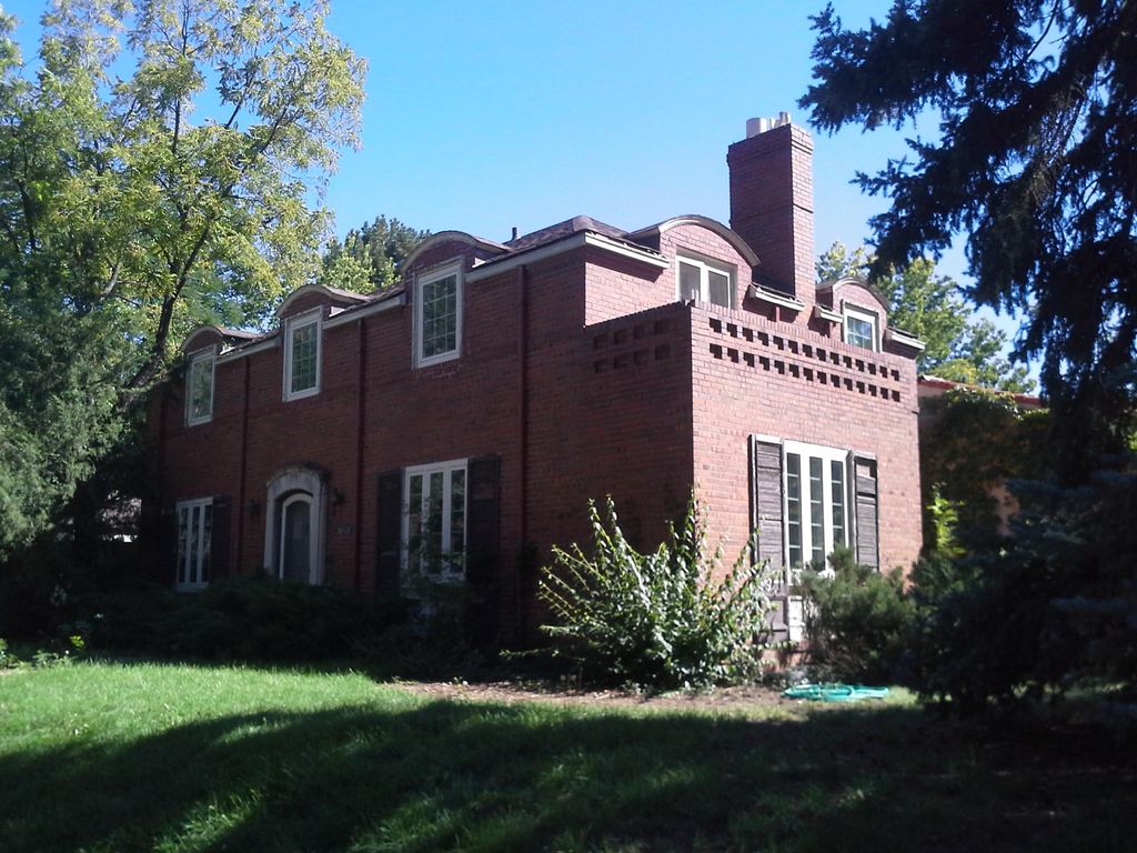 An existing house on Denver's 17th Ave Parkway rip