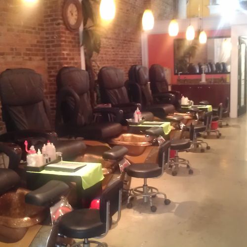 Pamper your feet with one of our luxurious pedicur
