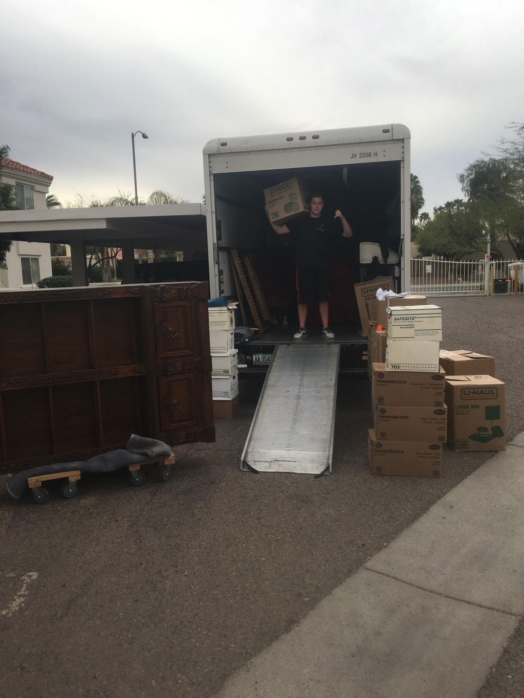 Organizing trucks for long distance transportation